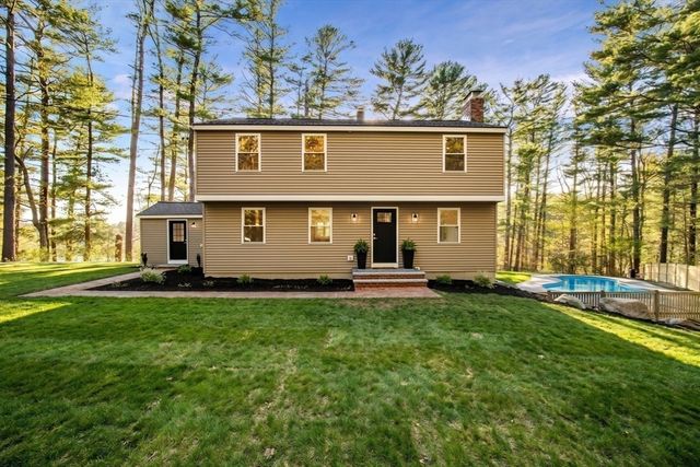 96 Lake Shore Dr, Duxbury, MA 02332