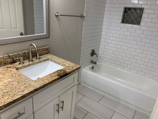 1107 Oxford Street, River Oaks, TX 76114