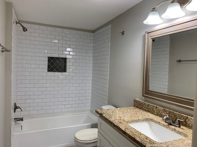 1107 Oxford Street, River Oaks, TX 76114