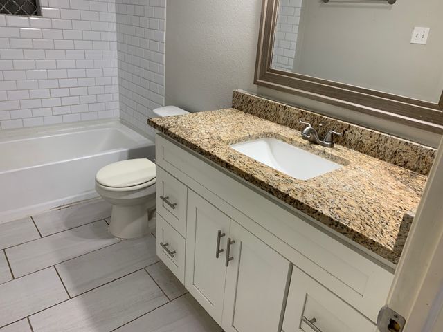 1107 Oxford Street, River Oaks, TX 76114