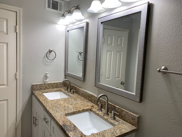 1107 Oxford Street, River Oaks, TX 76114