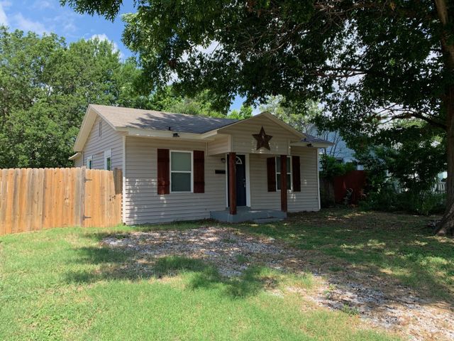 1107 Oxford Street, River Oaks, TX 76114