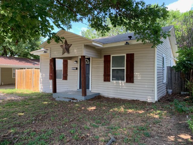1107 Oxford Street, River Oaks, TX 76114