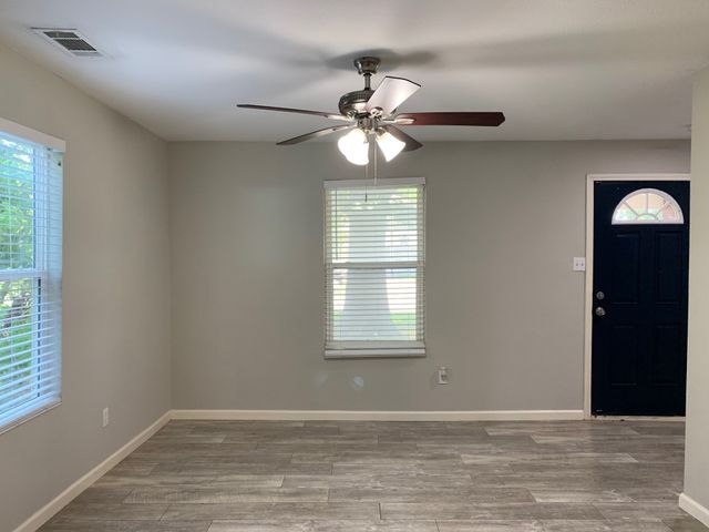 1107 Oxford Street, River Oaks, TX 76114