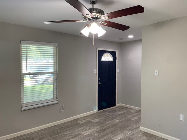 1107 Oxford Street, River Oaks, TX 76114