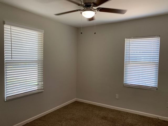1107 Oxford Street, River Oaks, TX 76114