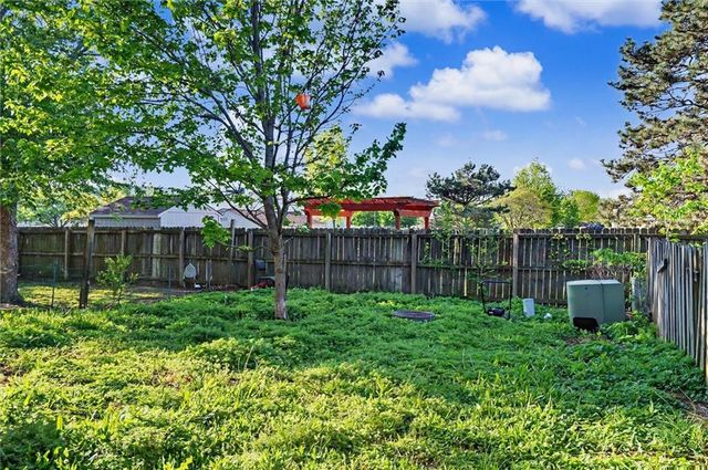 4015 Overland Drive, Lawrence, KS 66049