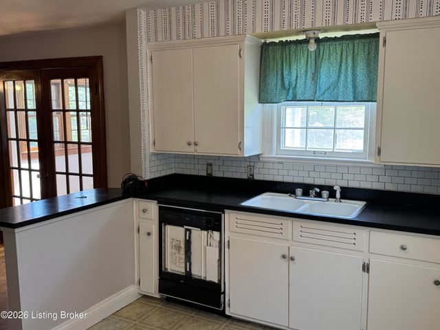 4721 S 3rd St, Louisville, KY 40214