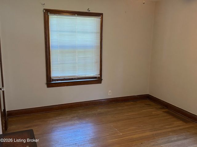 4721 S 3rd St, Louisville, KY 40214