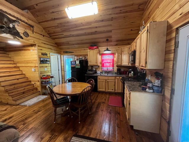 213 Spring Lake Dr, Mammoth Spring, AR 72554