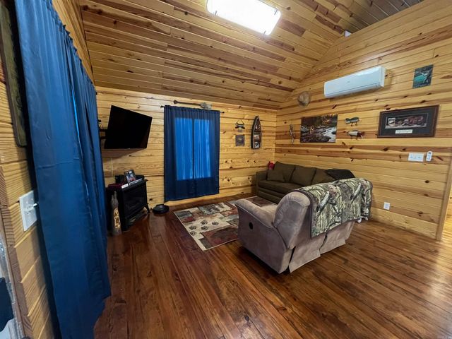 213 Spring Lake Dr, Mammoth Spring, AR 72554