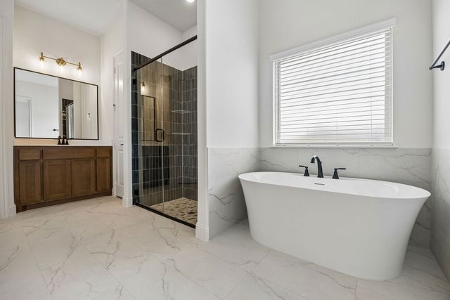 5009 Valley View Drive, Joshua, TX 76058