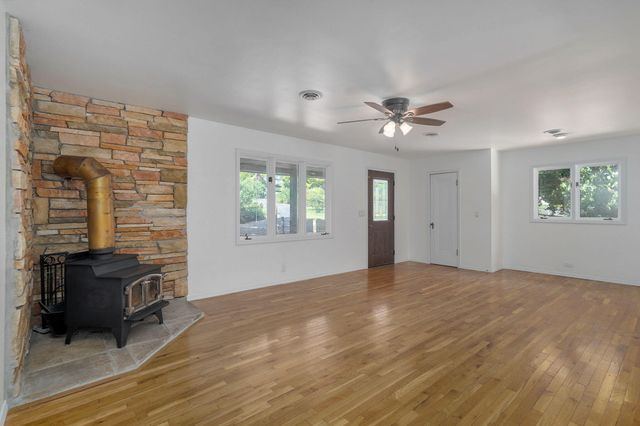 1627 W Riverbluff Lane, Nixa, MO 65714