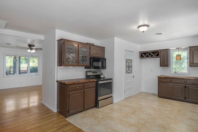 1627 W Riverbluff Lane, Nixa, MO 65714