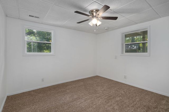 1627 W Riverbluff Lane, Nixa, MO 65714