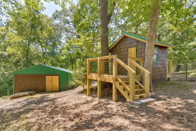 1627 W Riverbluff Lane, Nixa, MO 65714