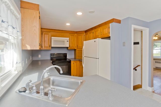 14 Philip St, Ludlow, MA 01056