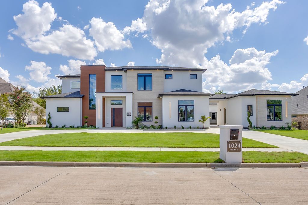 1024 Parview Circle, Grand Prairie, TX 75104 — exterior