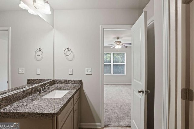 122 W Lexington Avenue, Griffin, GA 30223