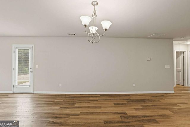 122 W Lexington Avenue, Griffin, GA 30223