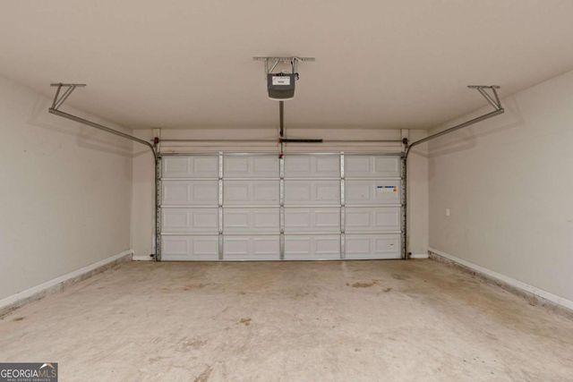 122 W Lexington Avenue, Griffin, GA 30223