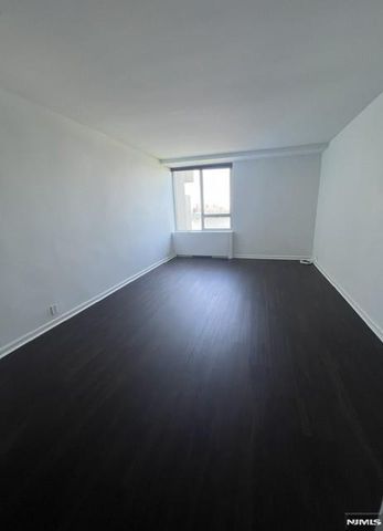 4 Horizon Road 1207, Fort Lee, NJ 07024