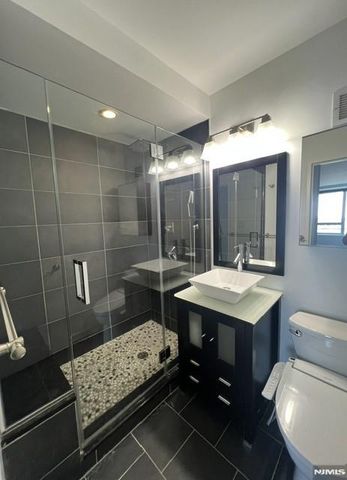 4 Horizon Road 1207, Fort Lee, NJ 07024