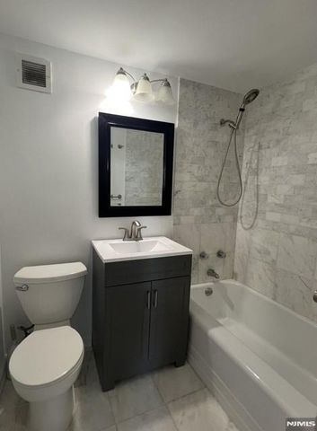 4 Horizon Road 1207, Fort Lee, NJ 07024