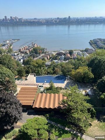 4 Horizon Road 1207, Fort Lee, NJ 07024