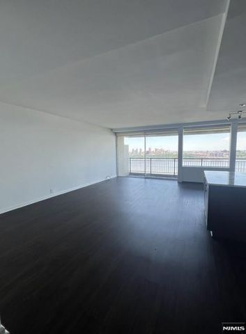 4 Horizon Road 1207, Fort Lee, NJ 07024