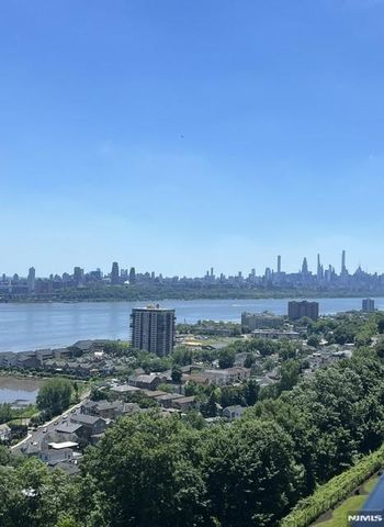 4 Horizon Road 1207, Fort Lee, NJ 07024