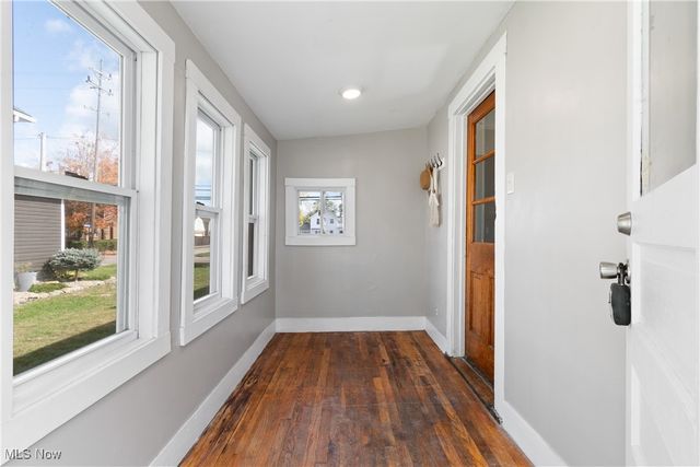 132 31st Street SW, Barberton, OH 44203