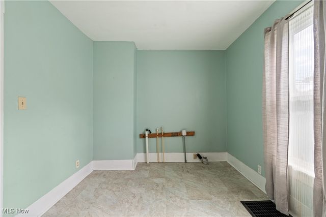 132 31st Street SW, Barberton, OH 44203