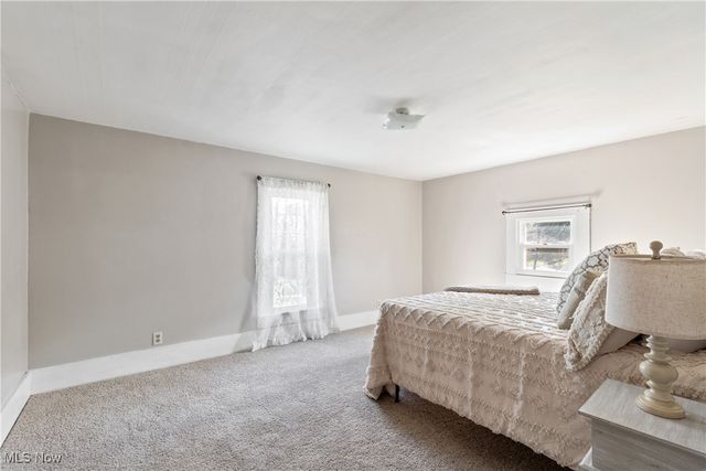 132 31st Street SW, Barberton, OH 44203