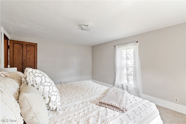 132 31st Street SW, Barberton, OH 44203