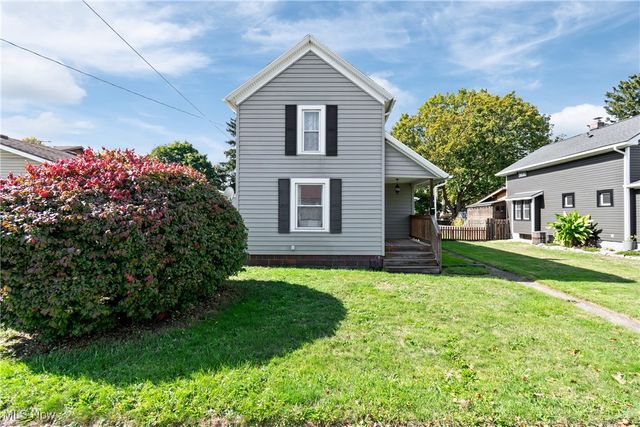 132 31st Street SW, Barberton, OH 44203