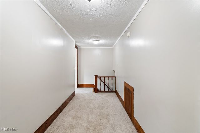 132 31st Street SW, Barberton, OH 44203