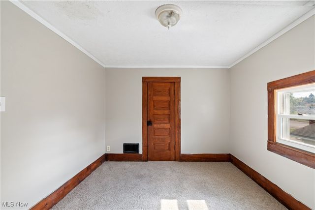 132 31st Street SW, Barberton, OH 44203