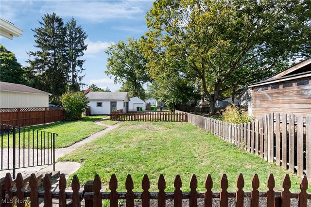 132 31st Street SW, Barberton, OH 44203