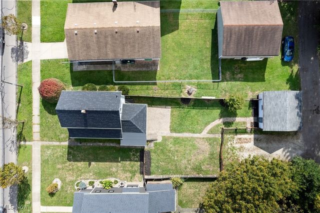 132 31st Street SW, Barberton, OH 44203