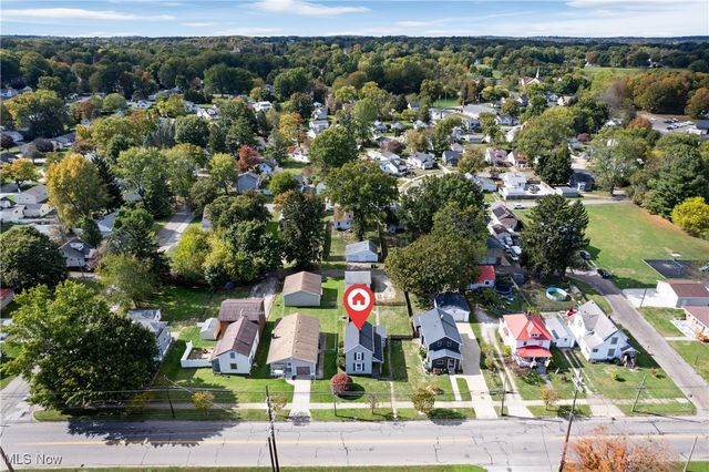 132 31st Street SW, Barberton, OH 44203