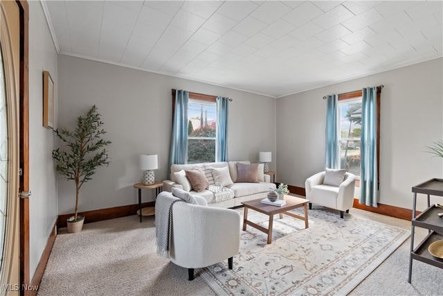 132 31st Street SW, Barberton, OH 44203