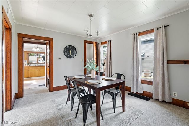 132 31st Street SW, Barberton, OH 44203