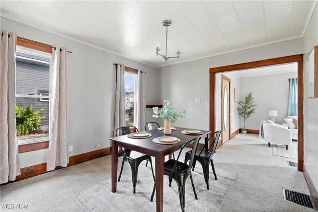 132 31st Street SW, Barberton, OH 44203