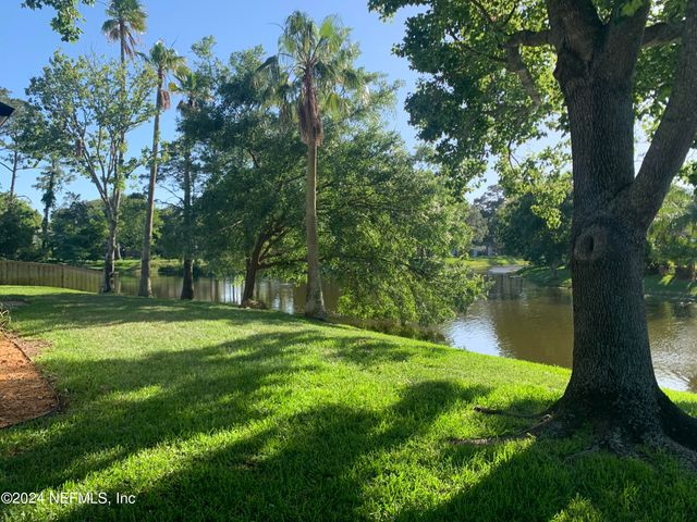524 LIGHTHOUSE Court, Neptune Beach, FL 32266