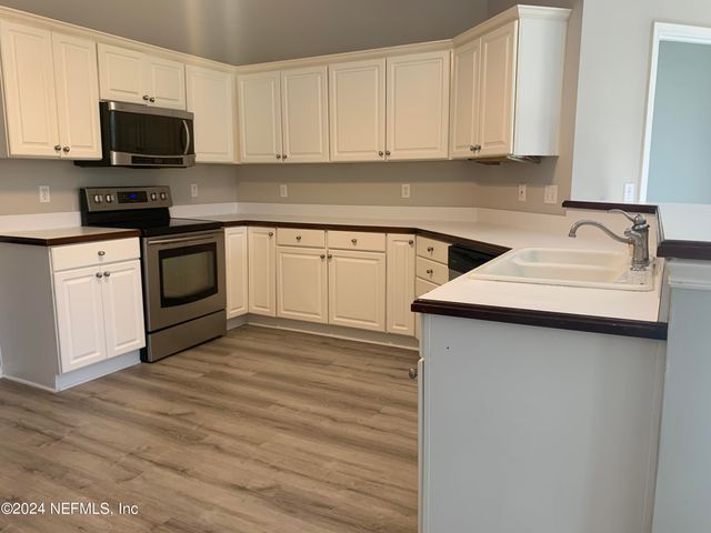 524 LIGHTHOUSE Court, Neptune Beach, FL 32266