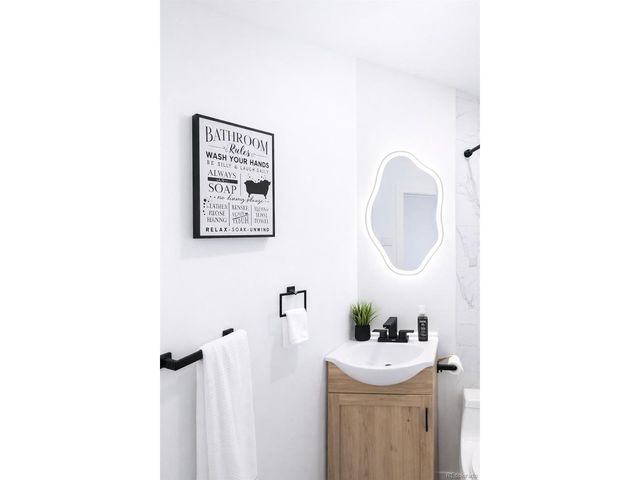 865 Brentwood St, Lakewood, CO 80214