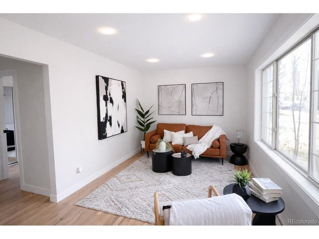 865 Brentwood St, Lakewood, CO 80214