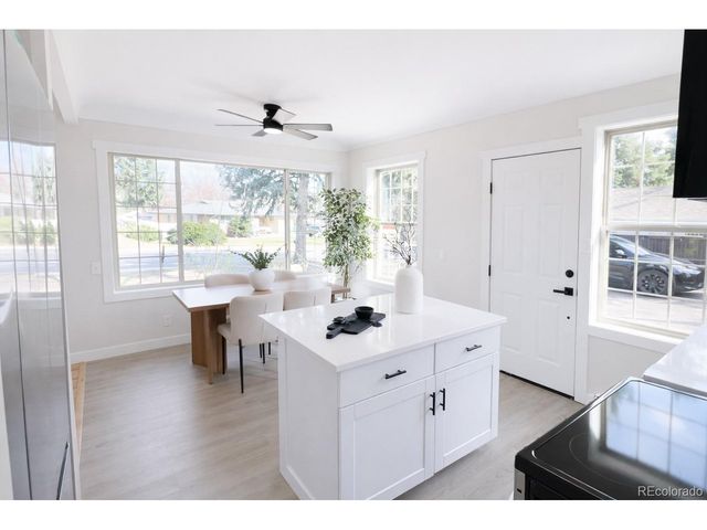 865 Brentwood St, Lakewood, CO 80214