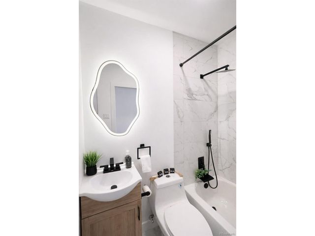 865 Brentwood St, Lakewood, CO 80214